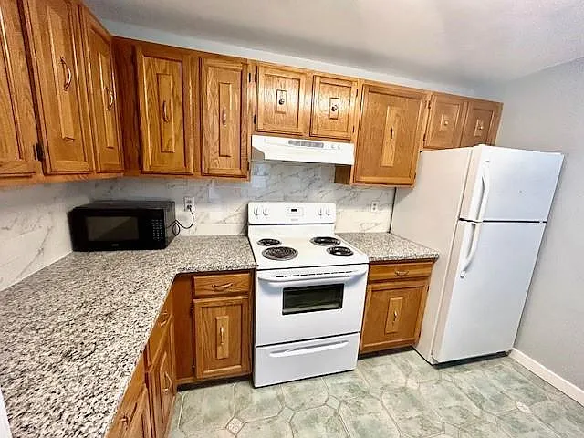 18 Walden Dr #3 — Photo 5