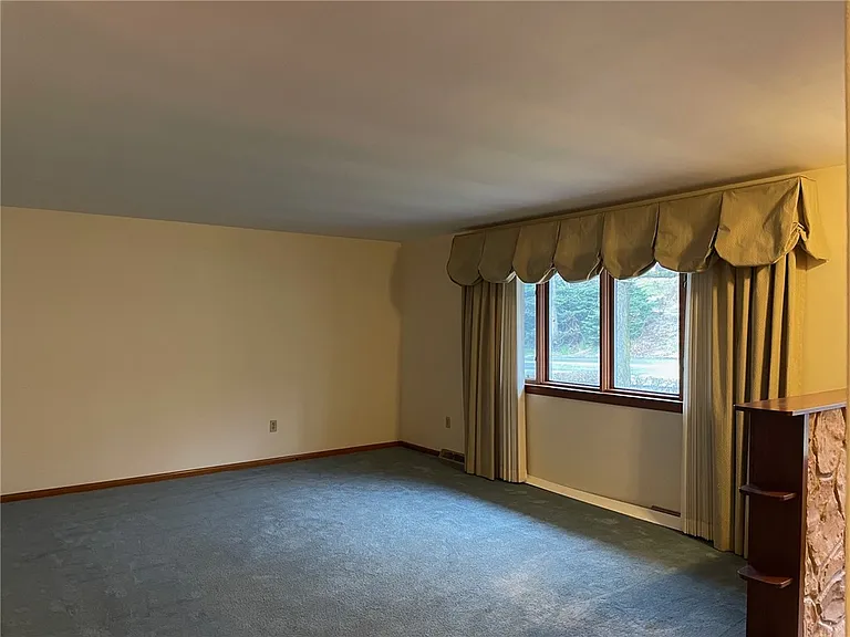 6121 Old William Penn Hwy — Photo 6