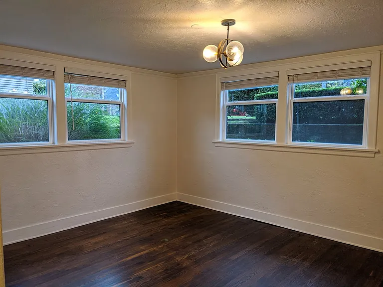Elise Apartments — Photo 8