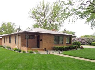 1813 Capitol St, Yankton, SD 57078