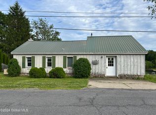150 Lakeside Dr, Mayfield, NY 12117