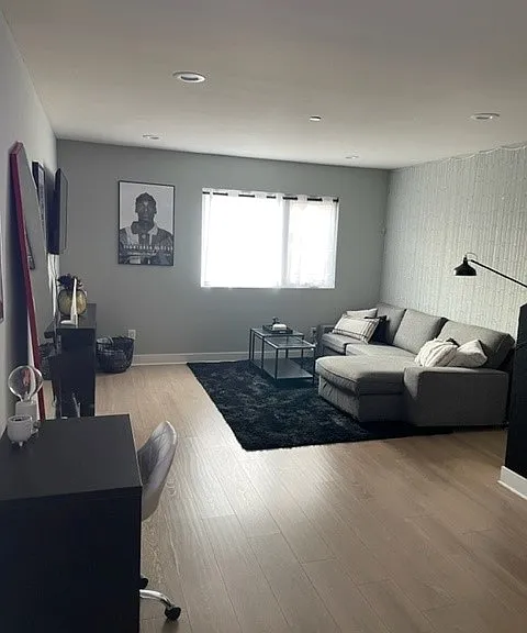 427 N Heliotrope Dr #200 — Photo 4