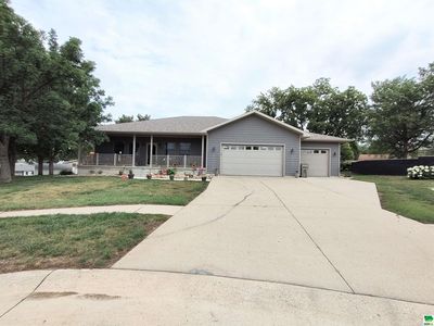 100 W Creek Dr, Lawton, IA, 51030