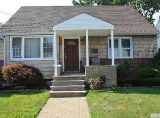 14136 256th St, Jamaica, NY 11422