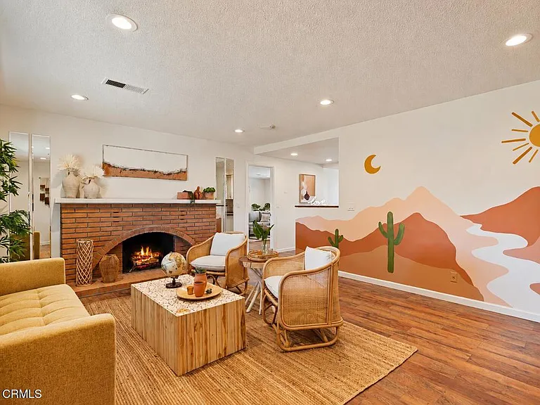 6770 Joshua Ln — Photo 2
