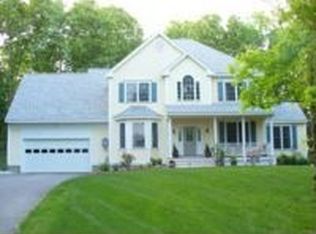 51 Magnolia Dr, Westford, MA 01886
