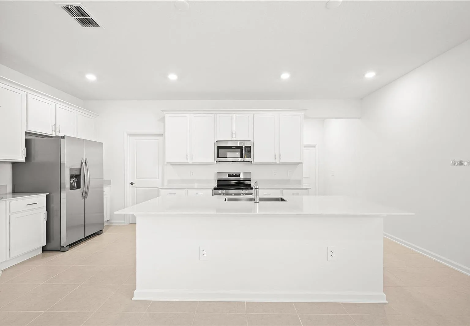 3 bed, 1795 sqft, $2,700 — Photo 3