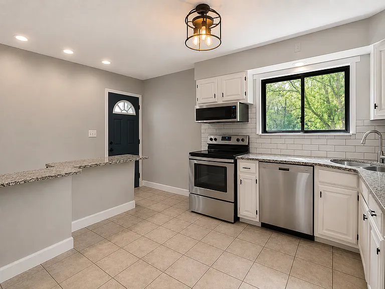 9 Country Squire Ln — Photo 6