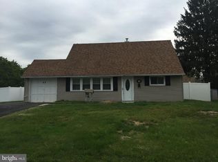 42 Horn Rd, Levittown, PA 19056