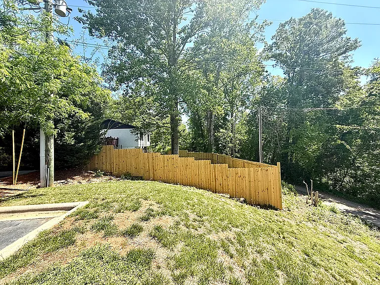10 Miami Cir — Photo 24