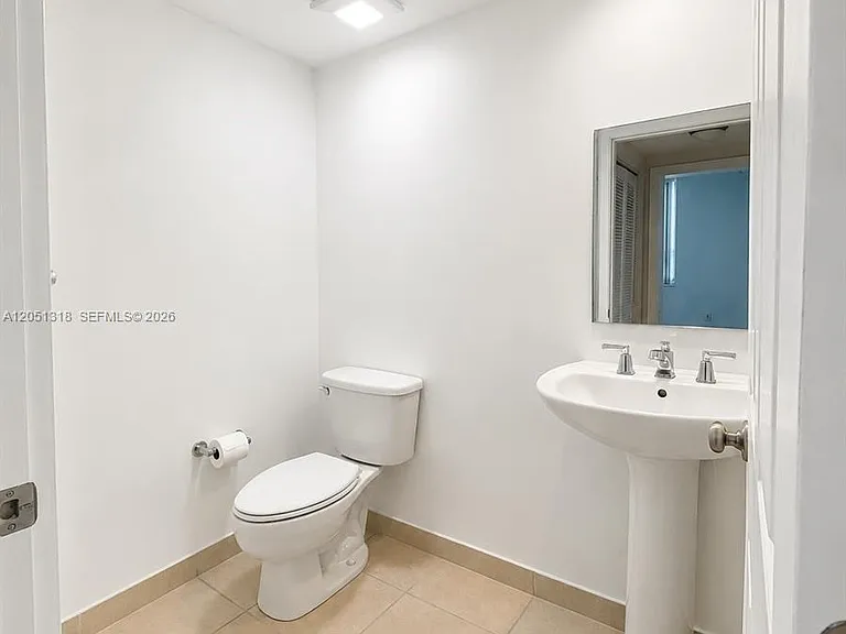 2000 N Bayshore Dr #1107 — Photo 21