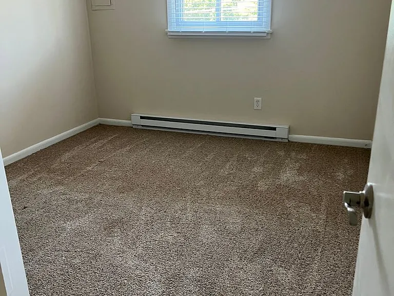 Robin Hood Apartments — Photo 4