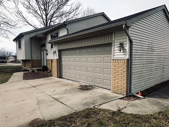 3rd image of 24500 Cornell Ave