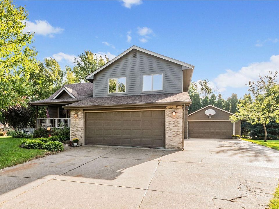 1st image of 511 NW Prairie Creek Dr