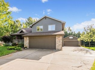 511 NW Prairie Creek Dr, Grimes, IA 50111