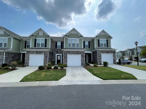 831 Canoe Song Rd, Fort Mill, SC 29708