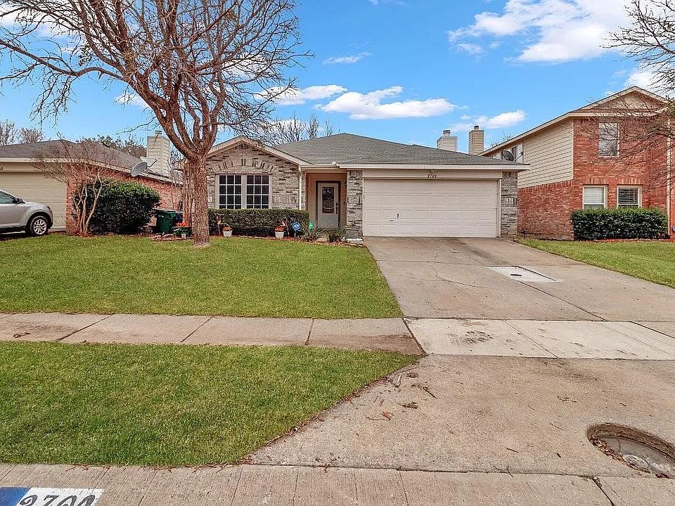 1st image of 2704 Bluffs Ct