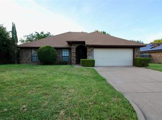 427 Revolution Ln, Arlington, TX 76002