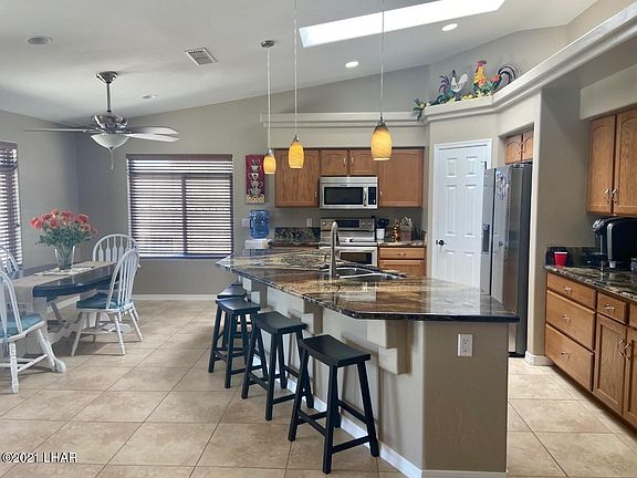 2nd image of 3860 Yucca Way