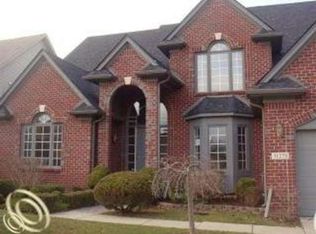 31275 Broderick Dr, Chesterfield, MI 48051