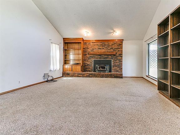2nd image of 880 Cottontail Rd
