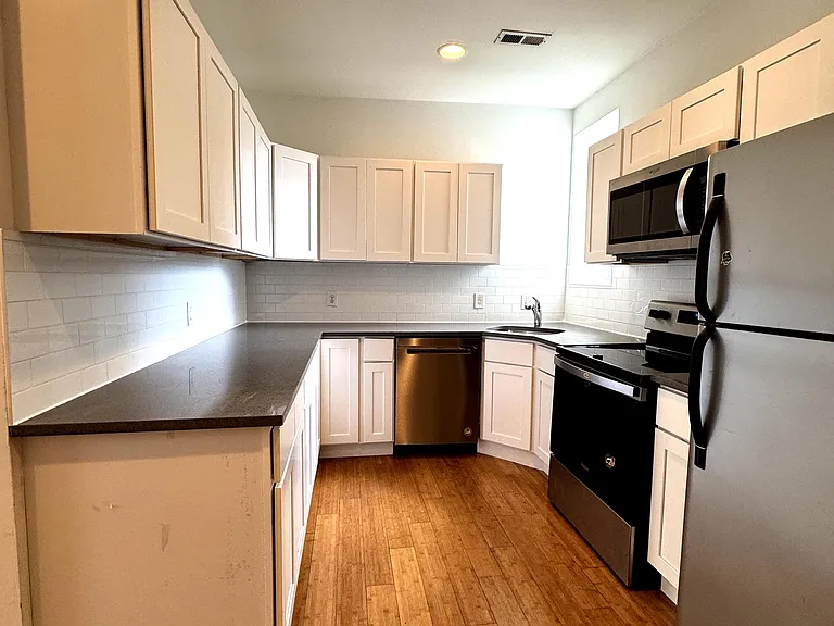 1328 N 6th St #2F — Photo 4