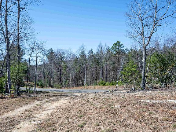 4th image of 3014 Pine Mountain Rd