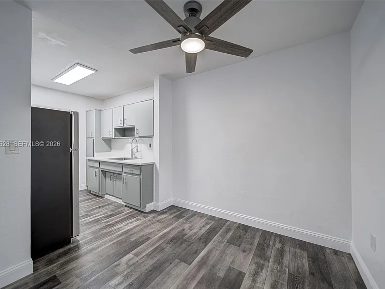 6565 Santona St #B19 — Photo 8