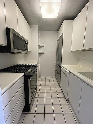 1st image of 401 E 89th St APT 17E