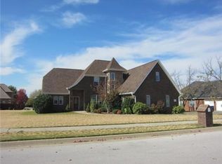 207 NW Yukon Trail St, Bentonville, AR 72712