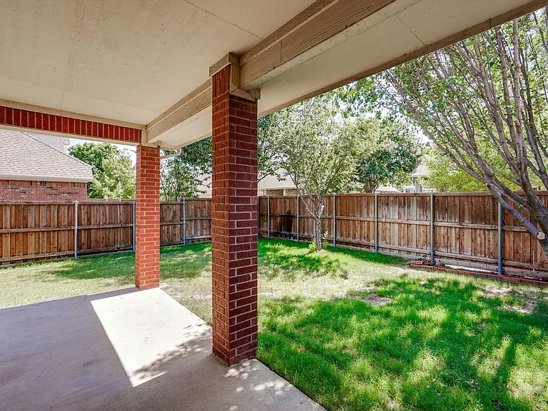 7657 Ravenhill Dr — Photo 28