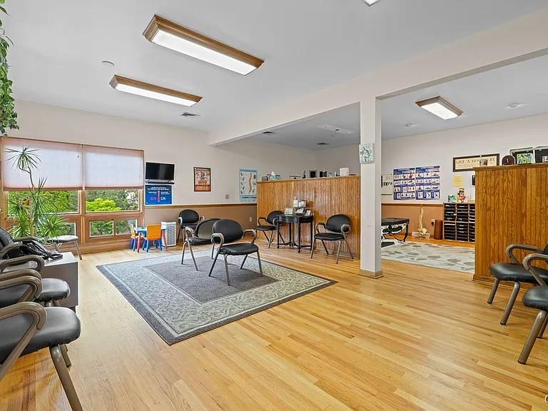 1628 W Genesee St — Photo 13