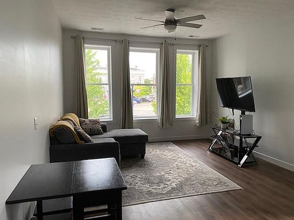 3rd image of 219 Public Sq SE