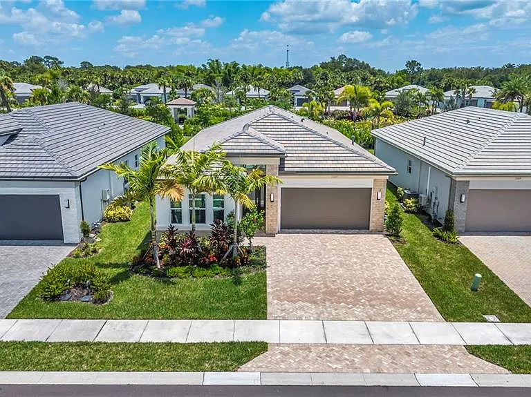 12445 Dahlia Ct — Photo 1