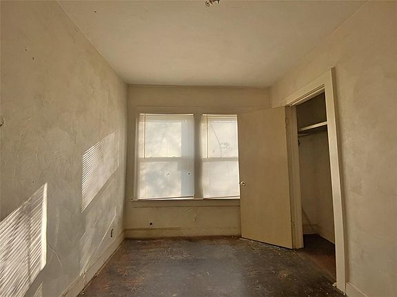 5th image of 3815 E 58th St