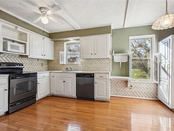 5th image of 10215 Cedarbrooke Ln