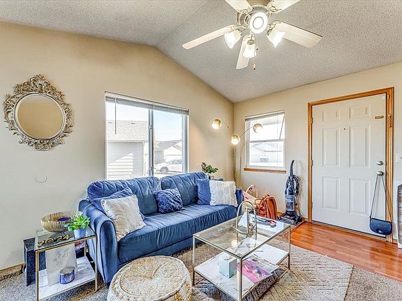 4th image of 3355 N Governeour Cir