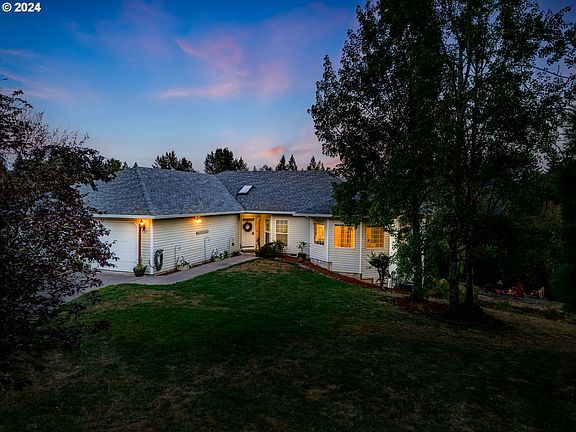 3rd image of 721 NW 352nd Cir
