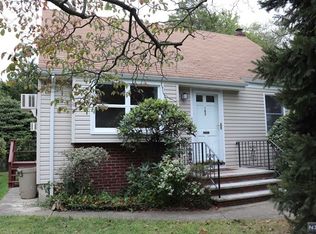 182 14th St, Cresskill, NJ 07626