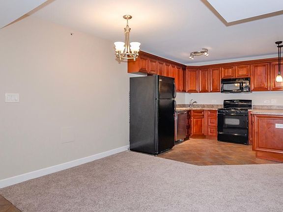 4th image of 16W477 Mockingbird Ln APT 205