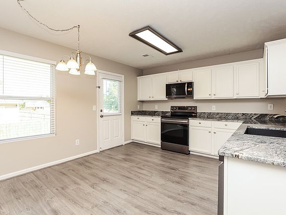 5th image of 2867 Park Knoll Dr