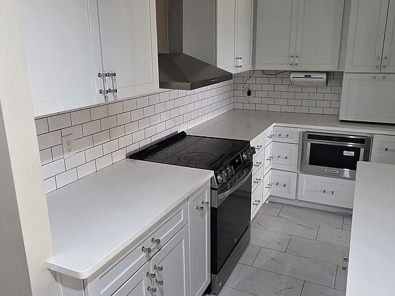 3rd image of 4141 Bayshore Blvd APT 1204