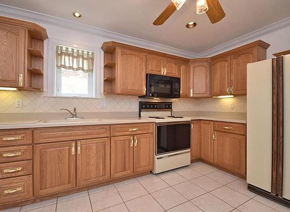 2nd image of 9037 Philo Ave