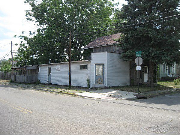 2nd image of 626 Laurel St