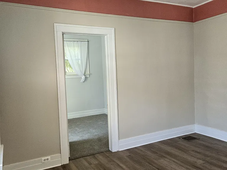 209 Antoine St — Photo 2