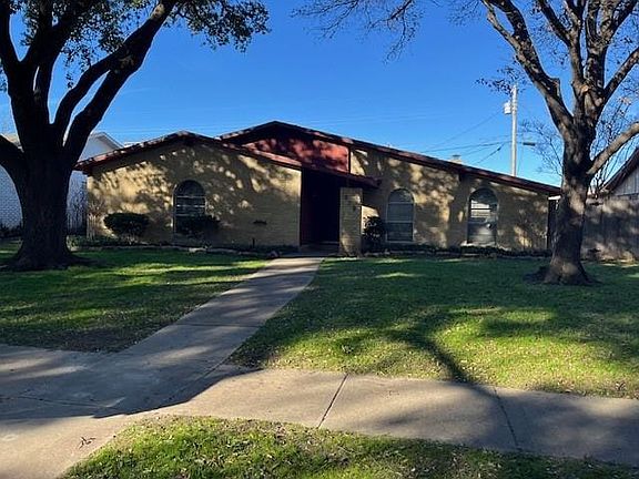 2nd image of 929 Mossvine Dr