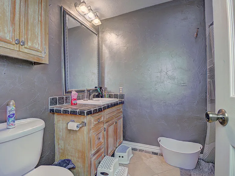 3201 Christie Cir — Photo 24