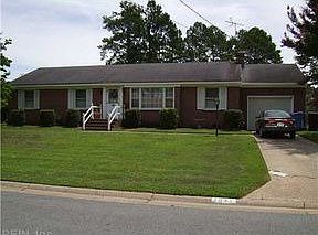 4th image of 1921 Rosemary Ln