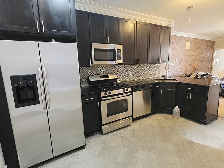 377 Baldwin Ave #1A — Photo 2