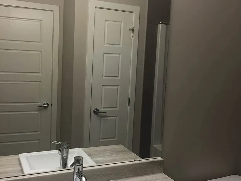 320 Ambleside Line SW — Photo 3